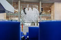 Am Ende hat der Bundestag bei den Details mitzureden. (Archiv) - © Michael Kappeler/dpa