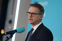 Die CDU gibt in Hamburg den Startschuss für die heiße Phase des Bundestagswahlkampfs. Die Lage der Wirtschaft steht im Mittelpunkt. Aber nicht nur. - © Marcus Brandt/dpa