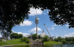 Das Restaurant im Münchner Olympiaturm ist derzeit geschlossen. (Archivbild) - © Sven Hoppe/dpa