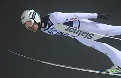 Anze Lanisek ist im Gesamtweltcup vorne dabei. (Archivbild) - &copy; Hendrik Schmidt/dpa