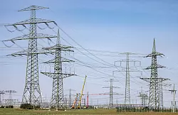 K&uuml;nftig soll es mehr Freileitungen geben. (Symbolbild) - &copy; Jan Woitas/dpa