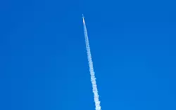 Wenn die Welt nicht genug ist, ist es vielleicht der Orbit. (Archivbild) - &copy; Andres Leighton/AP/dpa