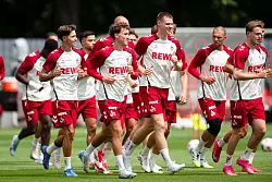 Mit dabei waren unter anderem die bisherigen Neuzugänge Ragnar Ache, Isak Johannesson, Jakub Kaminski und Tom Krauß. - © Marius Becker/dpa