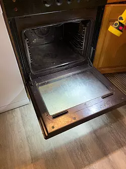 Den Backofen solle man nun nicht mehr f&uuml;r Lebensmittel benutzen, so die Polizei. - &copy; Drexler/Polizeiinspektion Schwandorf/dpa