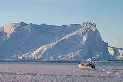 Das Eis hat eine zentrale Bedeutung für den Fischfang auf Grönland. - © Steffen Trumpf/dpa