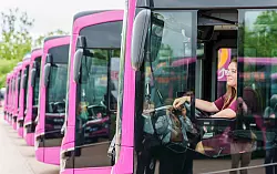 W&auml;hrend der Bauarbeiten auf der Strecke zwischen Frankfurt und Mannheim fahren als Ersatz Busse. (Archivbild) - &copy; Andreas Arnold/dpa