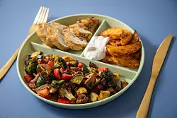 Dauerhaftes Abnehmen gelingt am besten mit einer alltagstauglichen Ern&auml;hrungsumstellung, die Vorlieben ber&uuml;cksichtigt und alle wichtigen N&auml;hrstoffe liefert. - &copy; Christin Klose/dpa-tmn