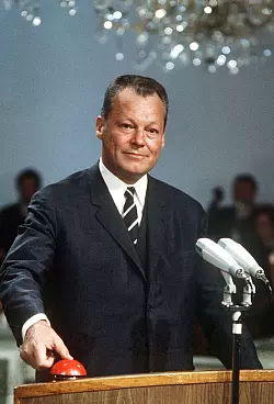 Der Start des Farbfernsehens in Deutschland geh&ouml;rt zu den Highlights der 100-j&auml;hrigen IFA-Geschichte.(Archivbild) - &copy; Willi Gutberlet/dpa