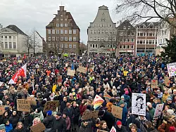 Demonstration gegen Rechtsextremismus in Flensburg. - © Birgitta von Gyldenfeldt/dpa