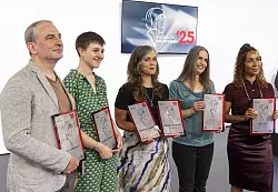 Die Preistr&auml;gerinnen und Preistr&auml;ger. - &copy; Wolfgang Jannach/APA/dpa