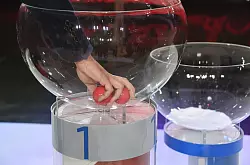 Am 20. November wird wieder fleißig gelost (Archivbild) - © Marcus Brandt/dpa