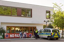 An einer Berliner Grundschule griff ein 13-Jähriger einen 12 Jahre alten Mitschüler mit einem Messer an. - © Julius-Christian Schreiner/dpa