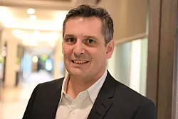 1&1-Mobilfunkchef Michael Martin sieht seine Firma beim Handynetz auf Kurs. - © Wolf von Dewitz/dpa