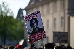 Freunde erinnern sich: Lorenz war ein stiller, angenehmer Mensch. - &copy; Izabela Mittwollen/dpa