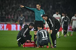 Younes Ebnoutalib verletzte sich im Spiel beim VfB Stuttgart. - &copy; Katharina Kausche/dpa