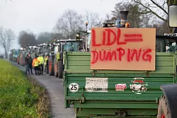 Bauern protestierten zuletzt gegen die niedrigen Butterpreise im Lebensmitteleinzelhandel. (Archivbild) - &copy; Marijan Murat/dpa