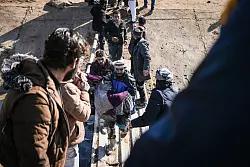 &laquo;Die neue Regierung steht weiter vor der Aufgabe, das Land zu einen und Sicherheit und 

Schutz f&uuml;r alle Einwohnerinnen und Einwohner Syriens zu gew&auml;hrleisten&raquo;, f&uuml;hrt die Bundesregierung in ihrer Antwort auf die Anfrage der Linksfraktion aus. (Archivfoto) - &copy; Moawia Atrash/dpa