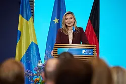 Ebba Busch, stellvertretende Ministerpr&auml;sidentin von Schweden, findet f&uuml;r manche X-Nutzer deutliche Worte. (Archivbild) - &copy; J&ouml;rg Carstensen/dpa