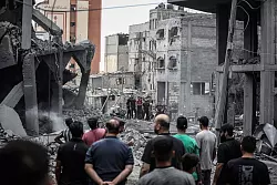 Zerst&ouml;rte Geb&auml;ude nach israelischen Luftangriffen in Gaza-Stadt. - &copy; Mohammed Talatene/dpa