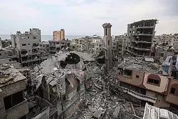 &Uuml;berreste der Ahmed-Jassin-Moschee in Gaza-Stadt. Israel hat als Reaktion auf den massiven Angriff durch die Hamas Luftangriffe im Gazastreifen durchgef&uuml;hrt. - &copy; Mohammed Talatene/dpa