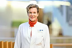 Eva Winkler, Geschäftsführende Direktorin des Nationalen Centrums für Tumorerkrankungen (NCT), ist die Sprecherin des Forschungsverbundes für das Projekt New Lives zum Genomischen Neugeborenen-Screening. - © Uwe Anspach/dpa