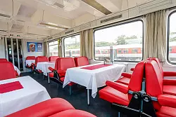 In einigen Eurocity-Verbindungen bleibt der Speisewagen mit frisch zubereiteten Gerichten vorerst erhalten. (Archivbild) - © ?eské Dráhy/dpa