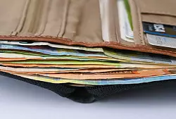 Je h&ouml;her die Inflation, umso geringer die Kaufkraft der Menschen. (Symbolbild) - &copy; Patrick Pleul/dpa-Zentralbild/dpa