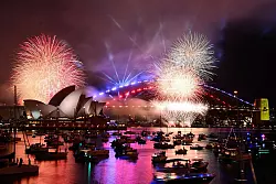 Das Feuerwerk &uuml;ber dem Hafen von Sydney ist weltbekannt (Archivbild). - &copy; Dan Himbrechts/AAP Image/AP/dpa
