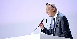 Steht vor seiner zweiten Amtszeit als DFB-Präsident: Bernd Neuendorf (Archivfoto) - © Britta Pedersen/dpa