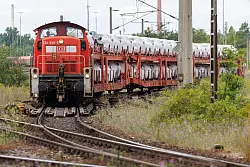 Die G&uuml;terverkehrstochter DB Cargo muss dringend aus den roten Zahlen kommen. (Archivbild) - &copy; Daniel Karmann/dpa