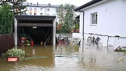 Keller, Erdgeschosse und Garagen sind in Nieder&ouml;sterreich &uuml;berschwemmt. - &copy; Helmut Fohringer/APA/dpa