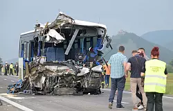 28 Menschen sind bei dem Unfall verletzt worden. - &copy; Frantiek Iv&aacute;n/TASR/dpa