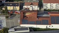 Die Luftaufnahme der Feuerwehr zeigt das Ausmaß des Einsturzes. - © Freiwillige Feuerwehr Lauchringen/dpa