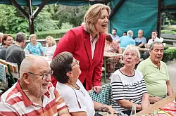 Wahlkampf im Kleingarten. - &copy; Oliver Berg/dpa