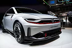 Die Studie hieß vor zwei Jahren noch ID. GTI Concept, die Serienversion kommt jetzt als ID. Polo GTI. (Archivfoto) - © Sven Hoppe/dpa