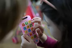 Firmen setzen auf Gendermarketing. So k&ouml;nnen mehr Produkte verkaufen. (Symbolbild) - &copy; Hendrik Schmidt/dpa