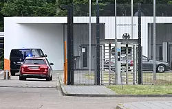 Die Beschuldigten sollen am Mittwoch in Karlsruhe vorgef&uuml;hrt werden. - &copy; Uli Deck/dpa