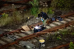 Auch der Staatsschutz soll den Angaben zufolge vor Ort gewesen sein. - © Thomas Banneyer/dpa