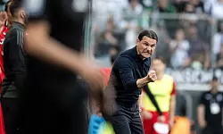 Gladbachs Trainer Gerardo Seoane muss um den Einsatz eines Trios bangen. - © Fabian Strauch/dpa