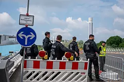 Rund 1000 Polizistinnen und Polizisten sorgten zwischen Reichstag und Kanzleramt f&uuml;r die Sicherheit. - &copy; Christophe Gateau/dpa