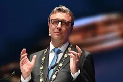 Die Max-Planck-Gesellschaft will unter Präsident Patrick Cramer Wissenschaftlern, die ihre Forschung in den USA nicht weiterführen können, Optionen in Deutschland eröffnen. (Archivbild) - © Swen Pförtner/dpa