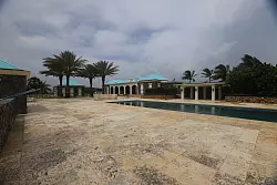 Die Poolanlage auf der Epstein-Insel - © --/House Oversight Comittee/dpa