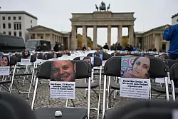 Mit den St&uuml;hlen soll an die Opfer erinnert werden. - &copy; Lilli F&ouml;rter/dpa