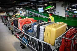 Langfristig sinkt die Zahl fehlgeleiteter Koffer (Archivbild) - © Bernd von Jutrczenka/dpa