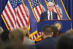 Notenbank-Chef Powell ist dem US-Pr&auml;sidenten seit langem ein Dorn im Auge. - &copy; Jacquelyn Martin/AP/dpa