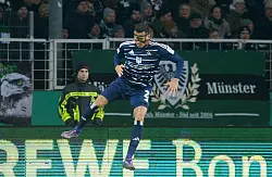 Davie Selke traf zum 1:1 für den HSV und später auch zum Siegtreffer - © Bernd Thissen/dpa