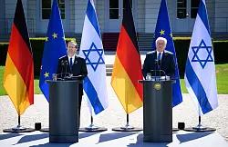 Die Pr&auml;sidenten Deutschlands und Iraels, Steinmeier und Herzog, berichten in einer Pressekonferenz &uuml;ber ihr Gespr&auml;ch. - &copy; Bernd von Jutrczenka/dpa