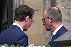 NRW-Ministerpräsident Wüst akzeptiert nicht, dass die Bundesregierung die Stromsteuer nicht auch für alle Bürger senken will. (Archivbild) - © Federico Gambarini/dpa