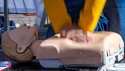 Ein Rekord, der auf eine wichtige Sache aufmerksam macht: In Mecklenburg-Vorpommern wurde ein Rekord in Reanimation aufgestellt (Archivfoto). - &copy; Jens B&uuml;ttner/dpa