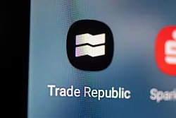 Der Online-Broker Trade Republic arbeitet rein App-basiert. (Archivbild) - &copy; Fabian Sommer/dpa